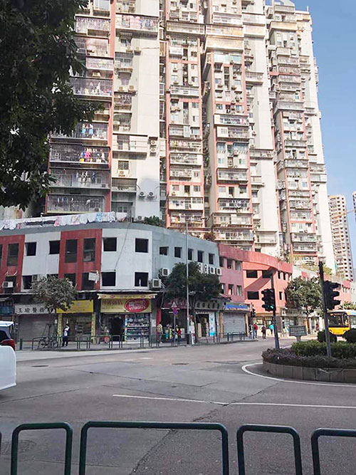 電工修電箱被燒傷