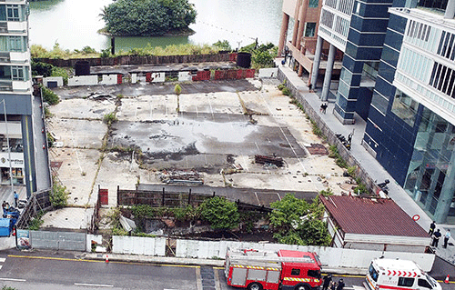 卅閒地臨時利用